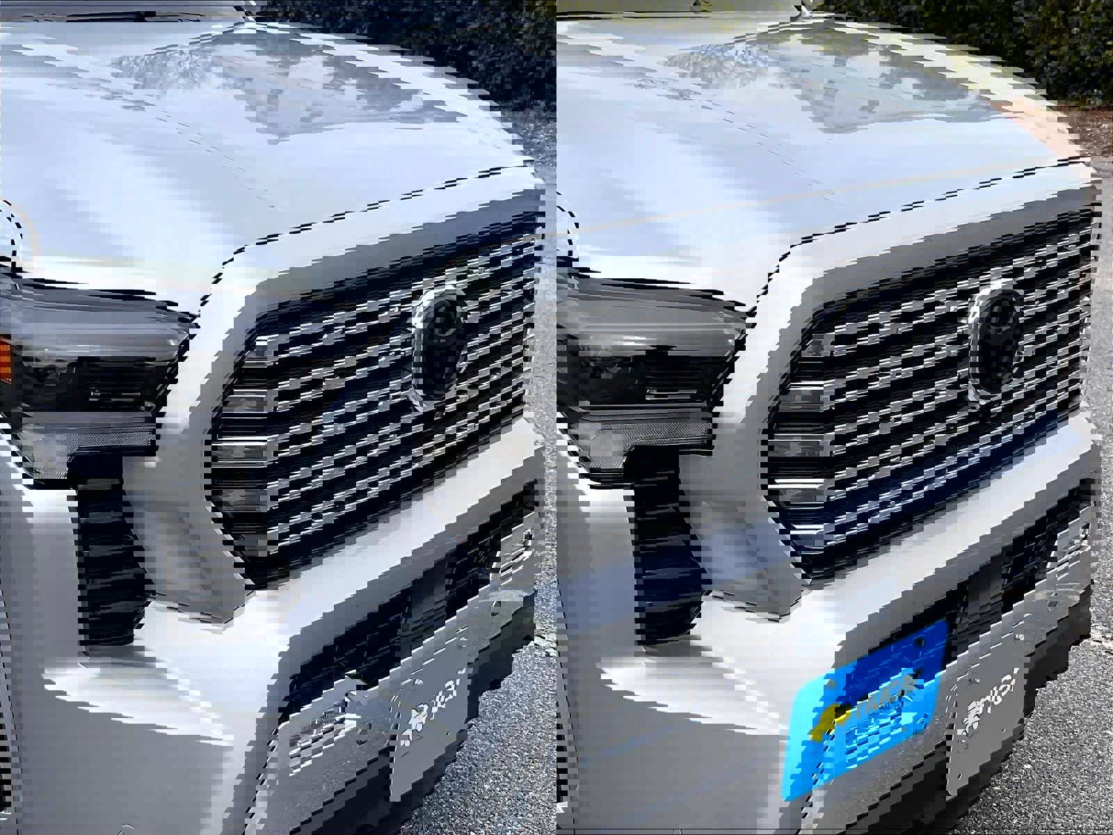 Used 2025 Toyota Tacoma Limited image 33