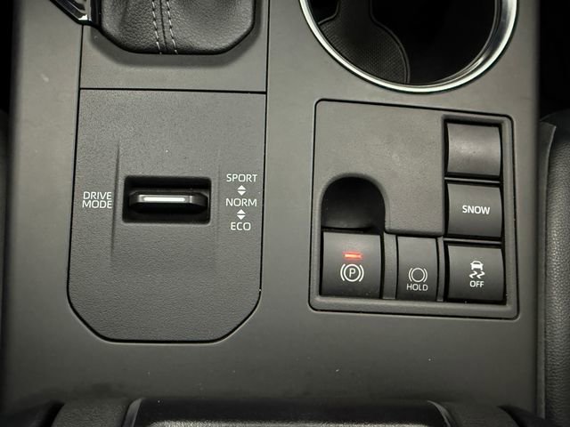 Used 2023 Toyota Highlander XLE FWD image 19