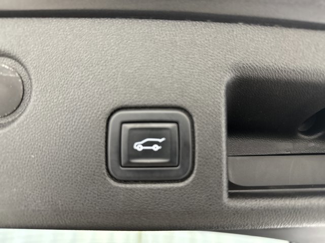 Used 2022 Chevrolet Equinox Premier image 30