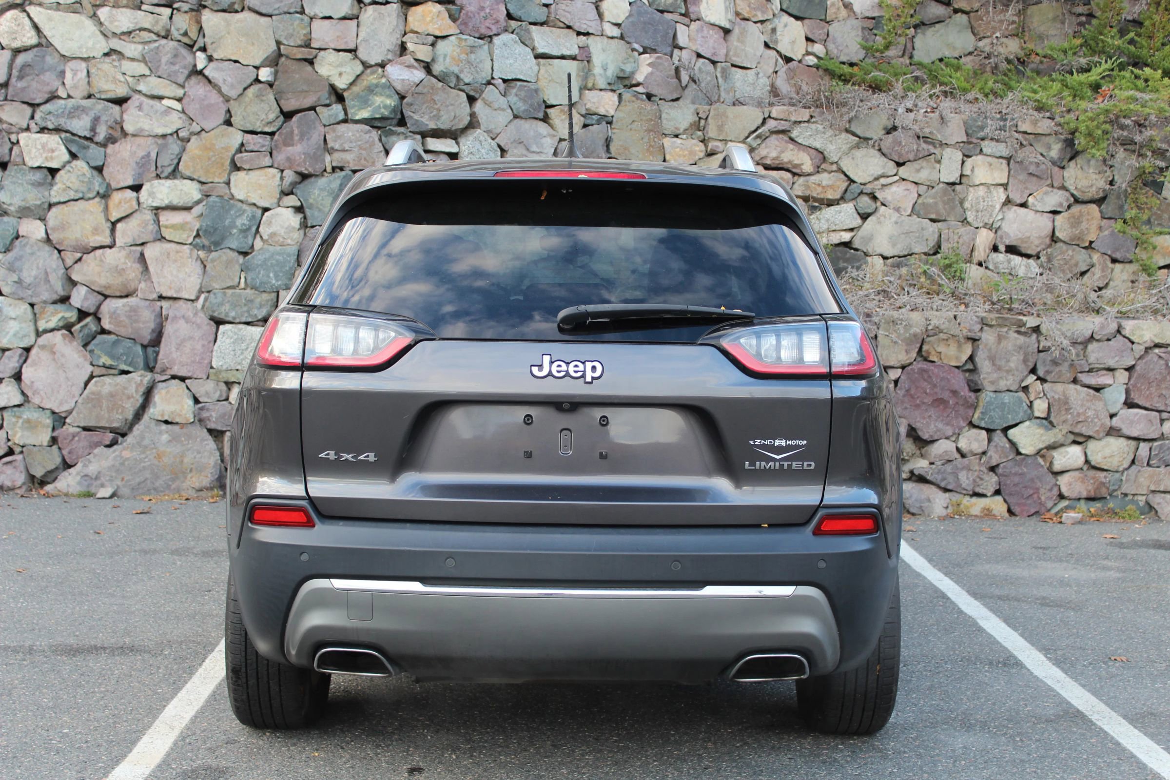 Used 2019 Jeep Cherokee Limited image 8
