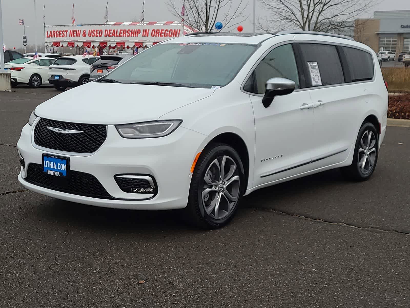 New 2026 Chrysler Pacifica Pinnacle w/ Trailer Tow Group image 1