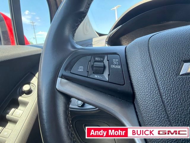Used 2018 Chevrolet Trax LT w/ Sun & Sound Package FWD image 30