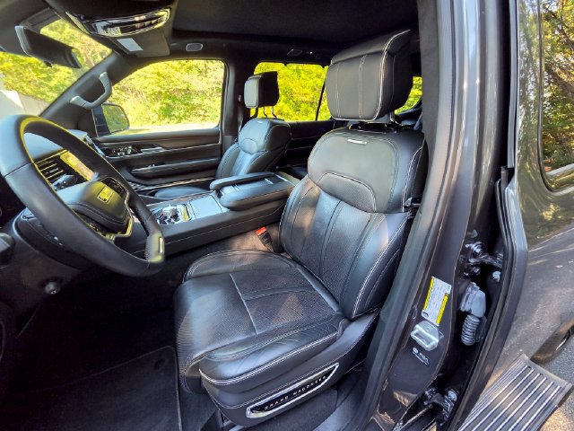 Used 2024 Jeep Grand Wagoneer Series II Obsidian w/ Quick Order Packagew 28T AWD/4WD image 14