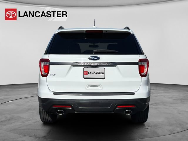 Used 2018 Ford Explorer XLT w/ Equipment Group 202A image 6