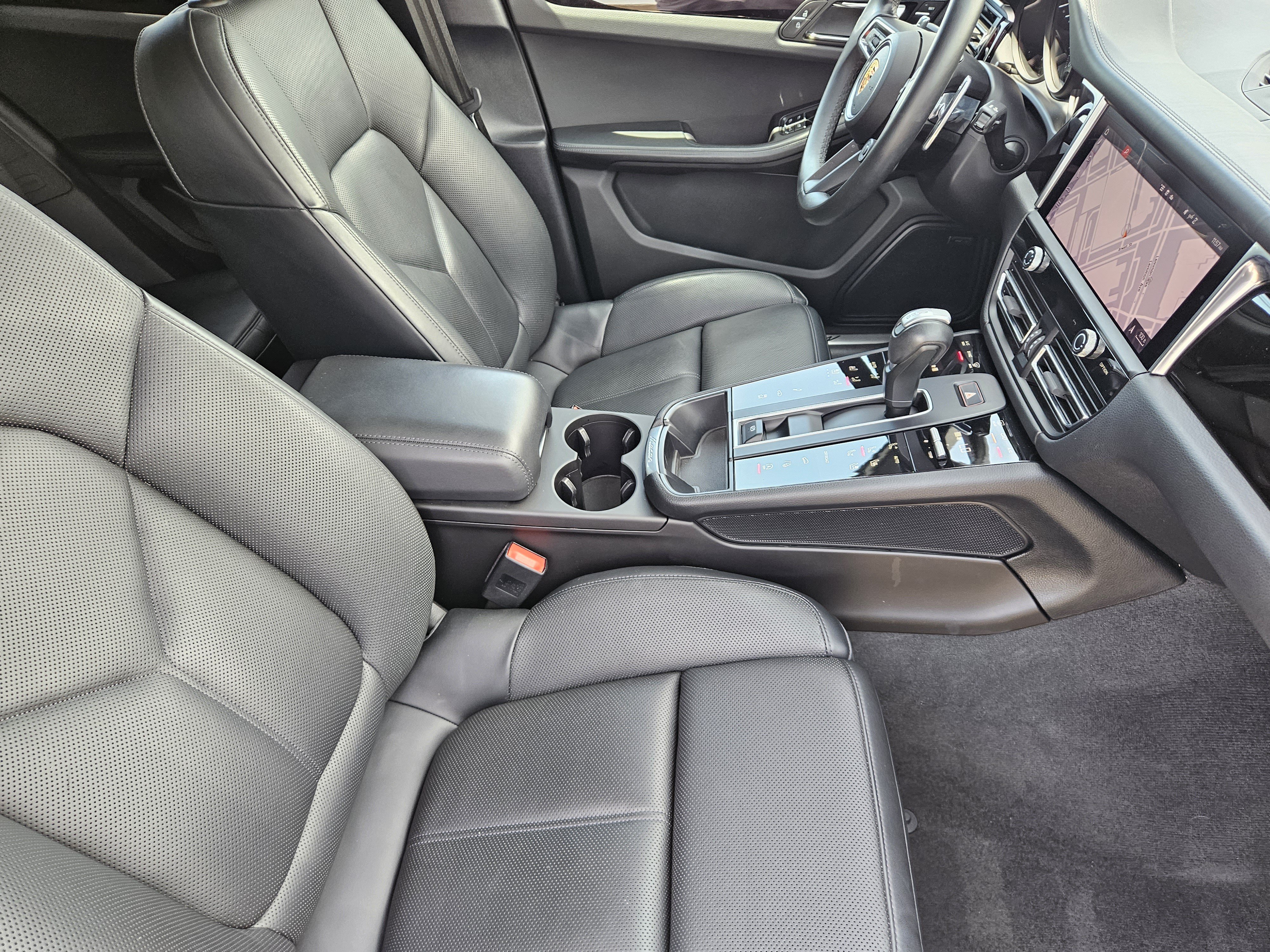 Certified 2023 Porsche Macan S AWD/4WD image 15