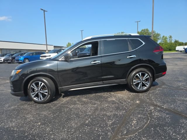 Used 2020 Nissan Rogue SV w/ Premium Package FWD image 3