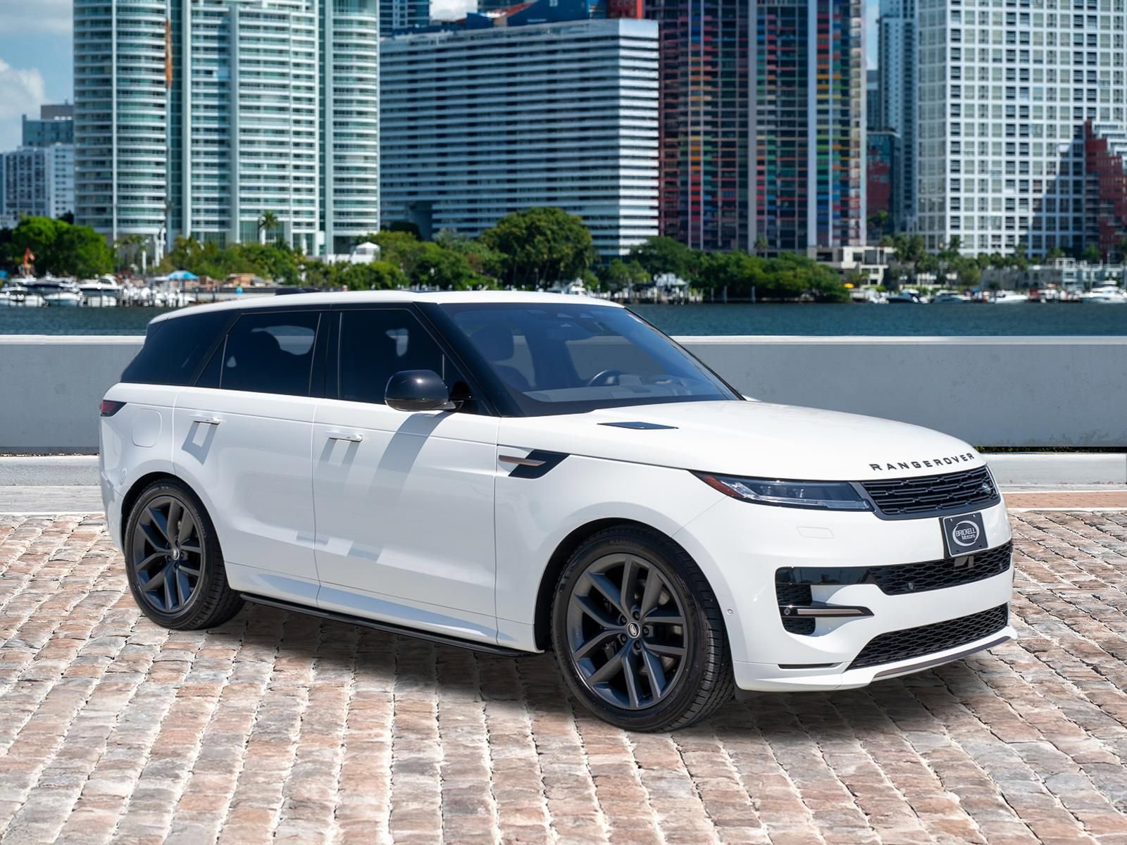 Used 2023 Land Rover Range Rover Sport SE Dynamic AWD/4WD image 3