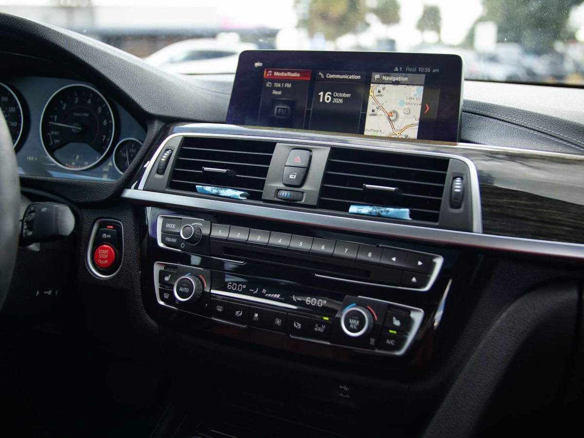 Used 2018 BMW 340i Sedan w/ Premium Package RWD image 30