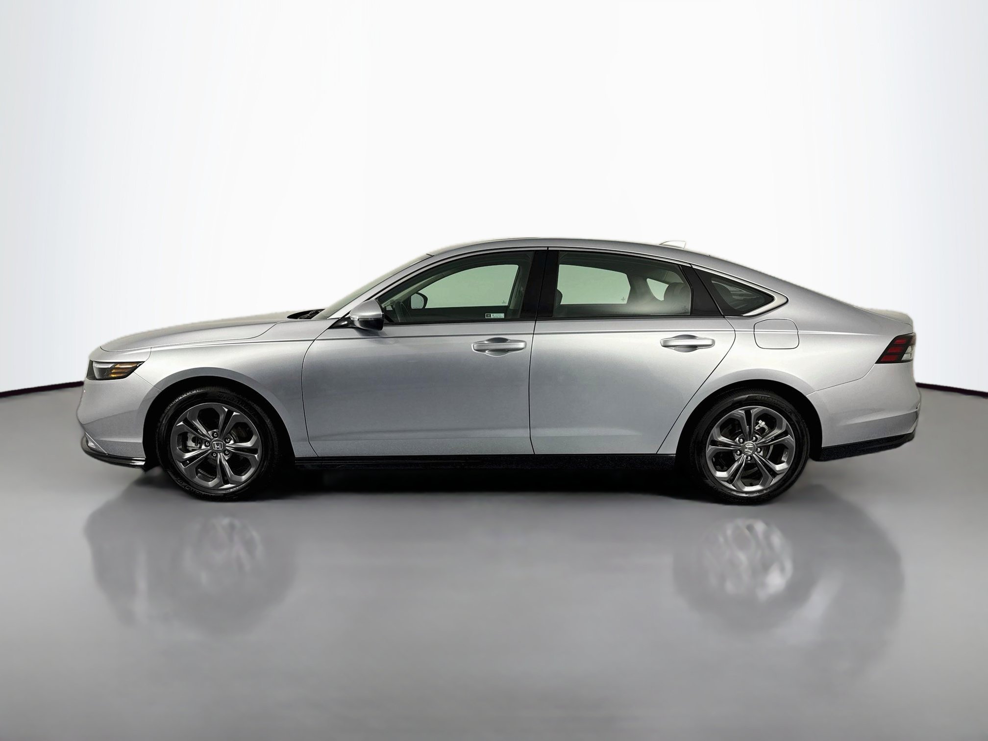 Used 2026 Honda Accord EX-L image 8