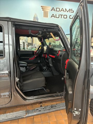 Used 2018 Jeep Wrangler Unlimited Sport w/ Connectivity Group AWD/4WD image 28