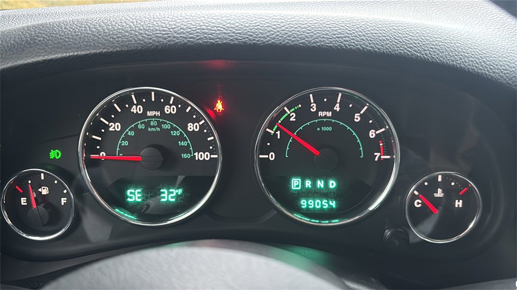 Used 2012 Jeep Wrangler Unlimited Sahara w/ Dual Top Group image 17