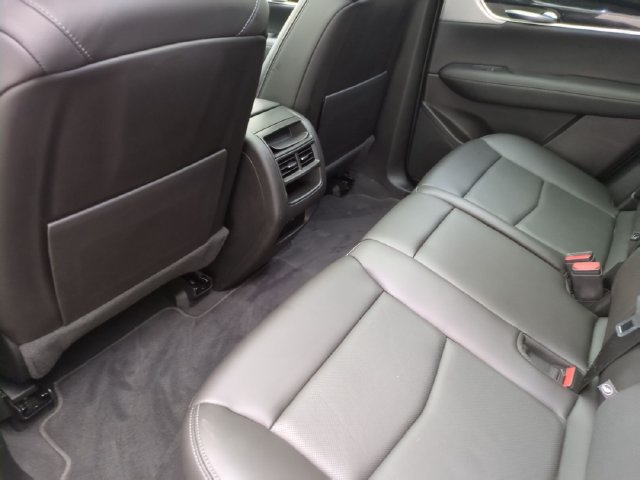 Used 2023 Cadillac XT5 Premium Luxury w/ Technology Package AWD/4WD image 23