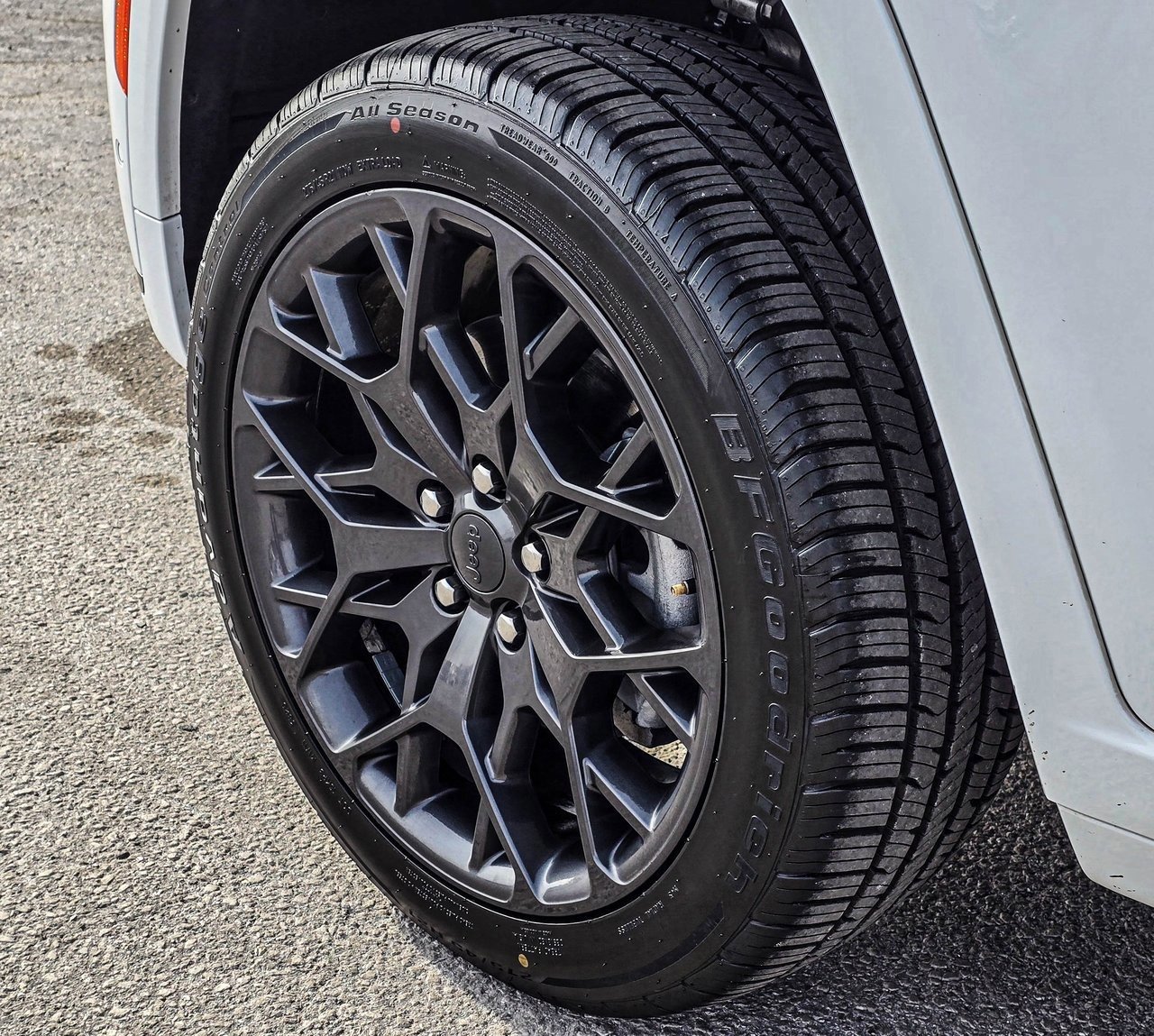 Used 2024 Jeep Grand Cherokee L Summit image 8