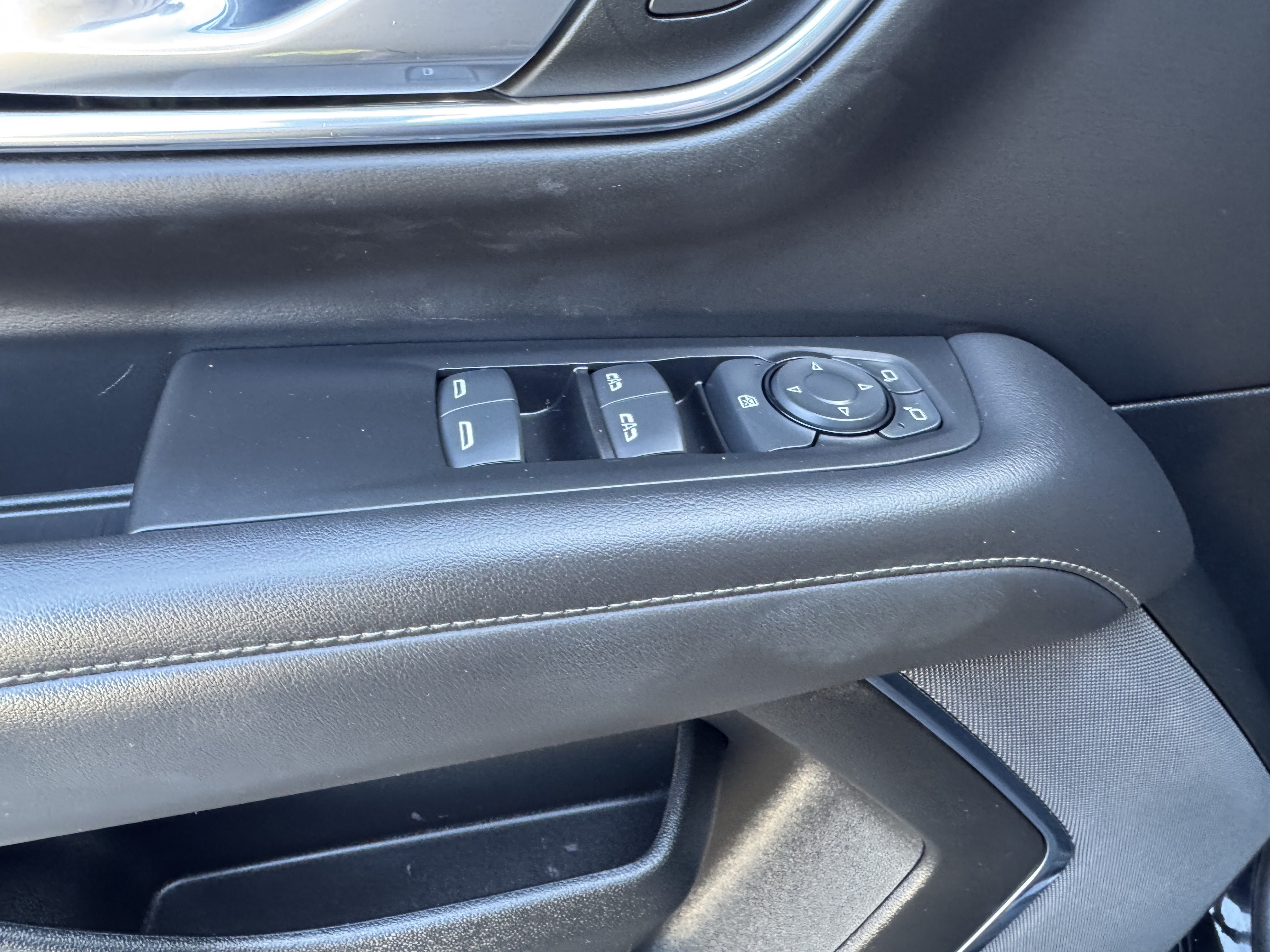 Certified 2024 Chevrolet Suburban LS AWD/4WD image 11