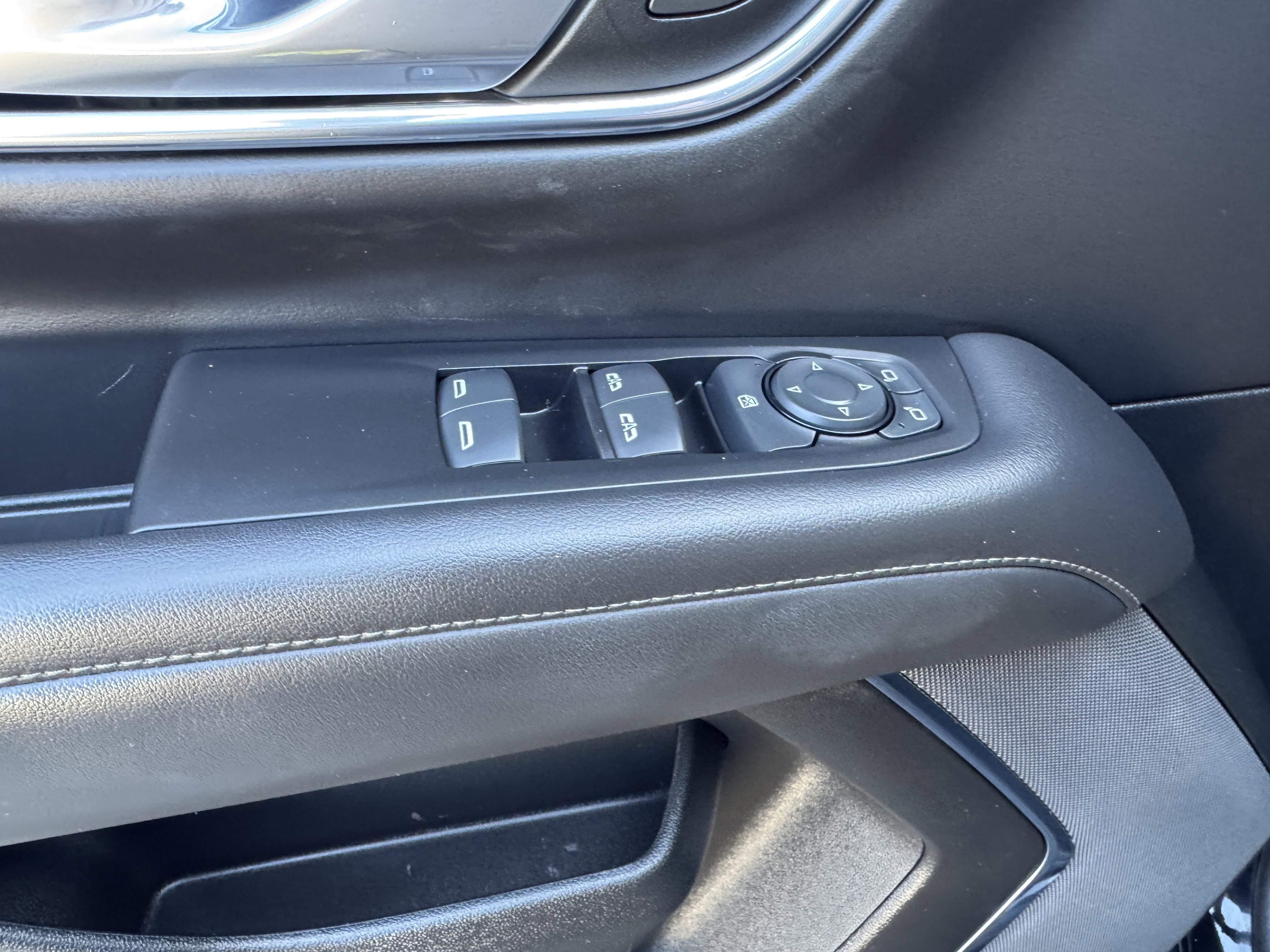 Certified 2024 Chevrolet Suburban LS image 11