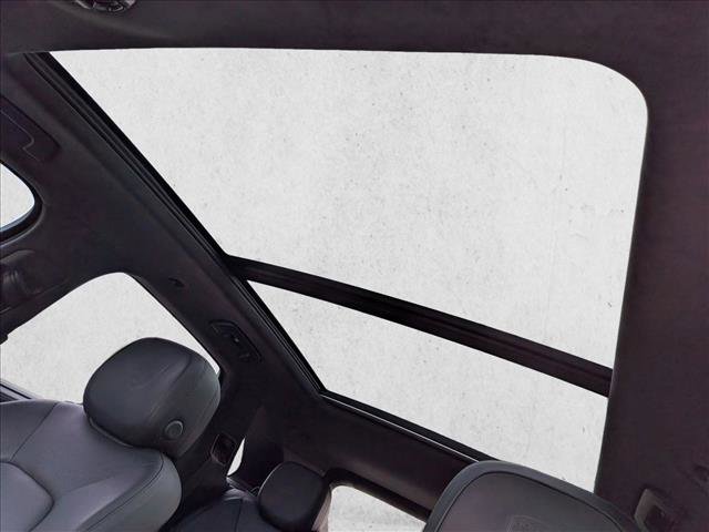 Used 2021 Porsche Cayenne Turbo image 13