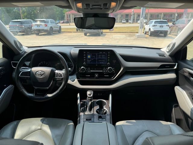 Used 2020 Toyota Highlander Limited image 21