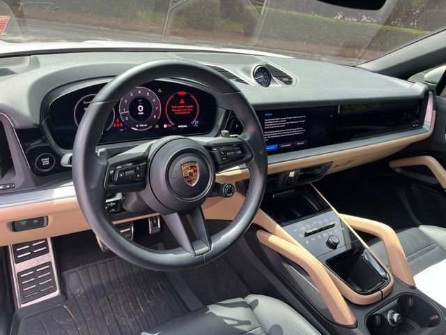 Used 2024 Porsche Cayenne Coupe AWD/4WD image 6