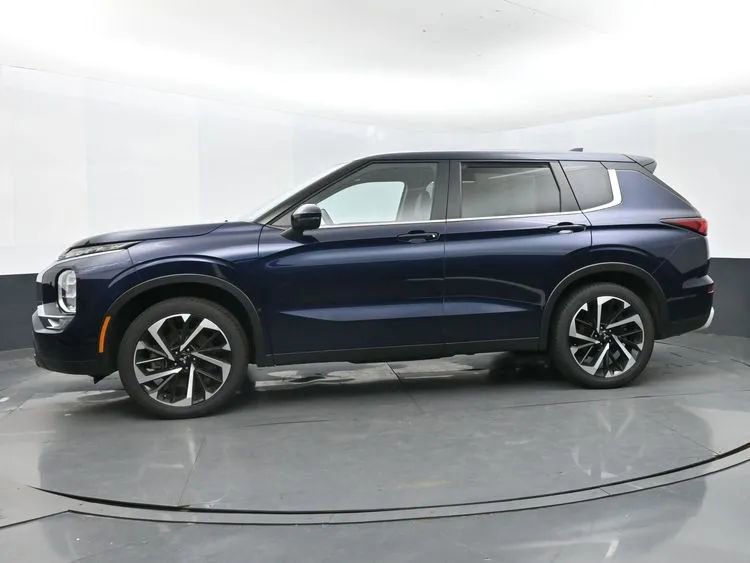 Used 2024 Mitsubishi Outlander Ralliart image 5