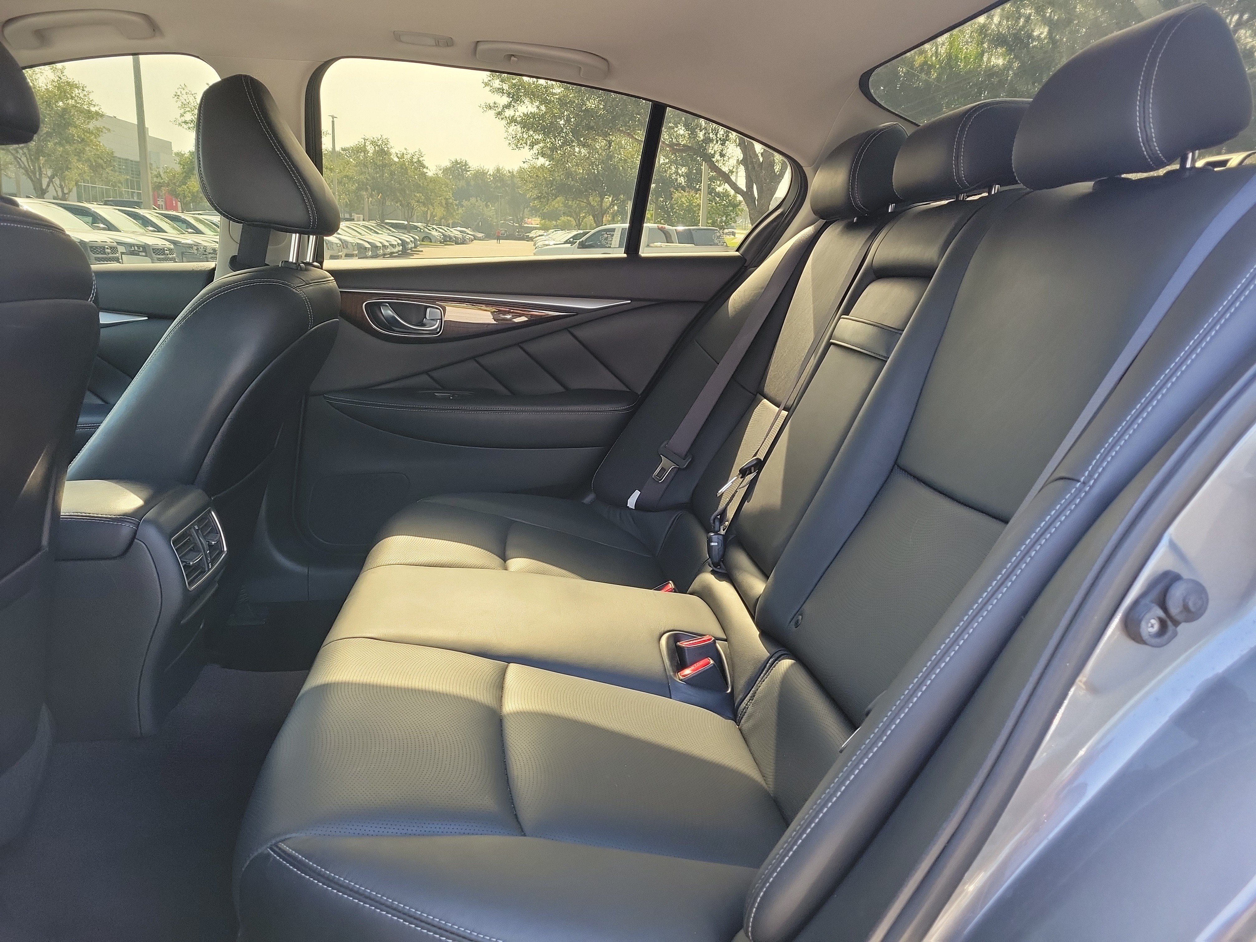 Used 2015 INFINITI Q50 Premium w/ Deluxe Touring Package RWD image 18