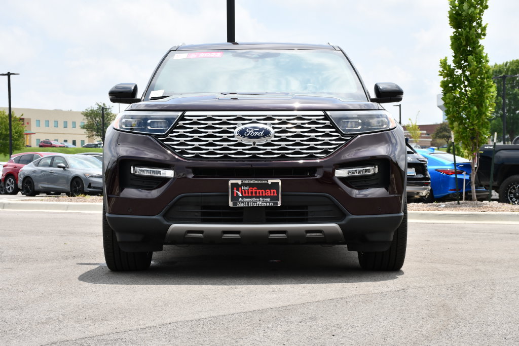Used 2023 Ford Explorer Platinum w/ Technology Package AWD/4WD image 2