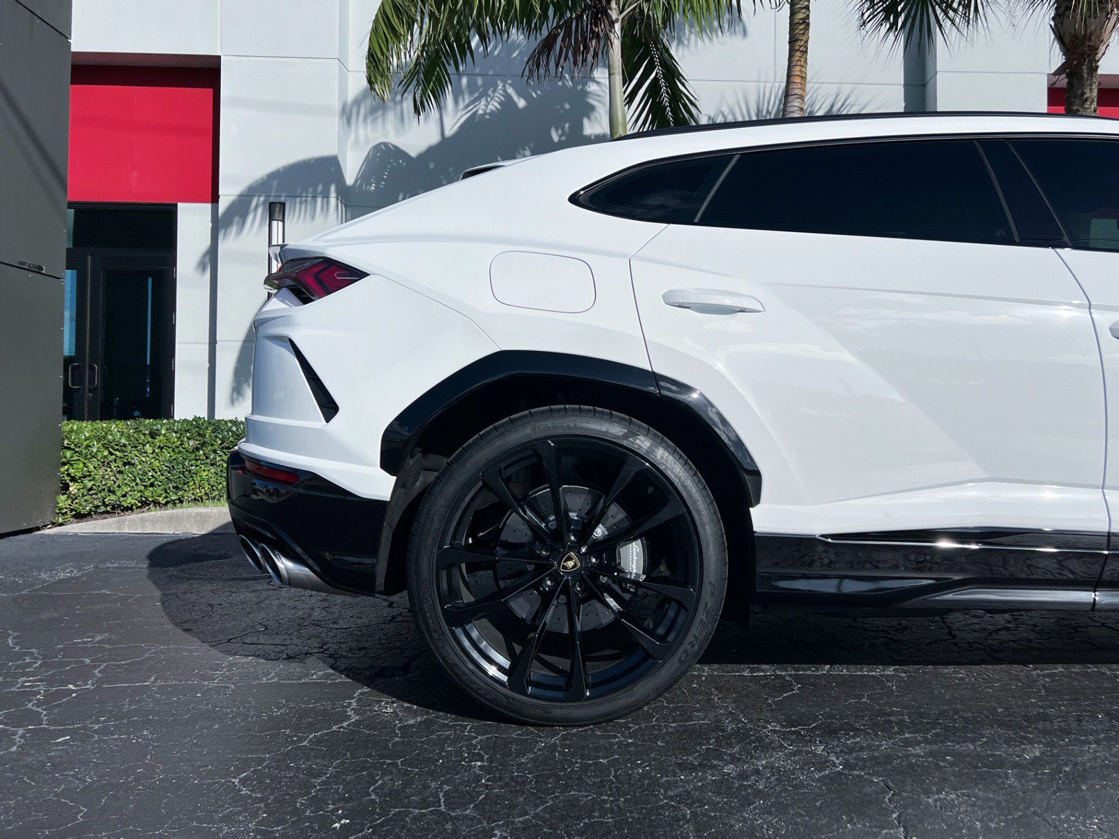 Used 2021 Lamborghini Urus AWD/4WD image 14