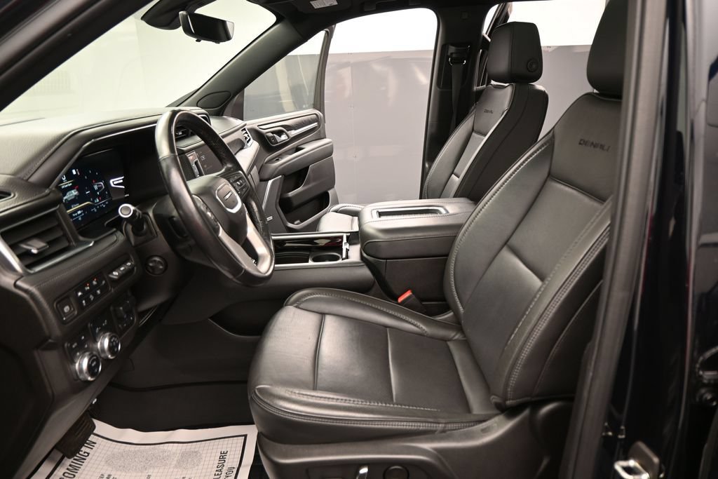 Used 2022 GMC Yukon Denali w/ Denali Premium Package AWD/4WD image 9