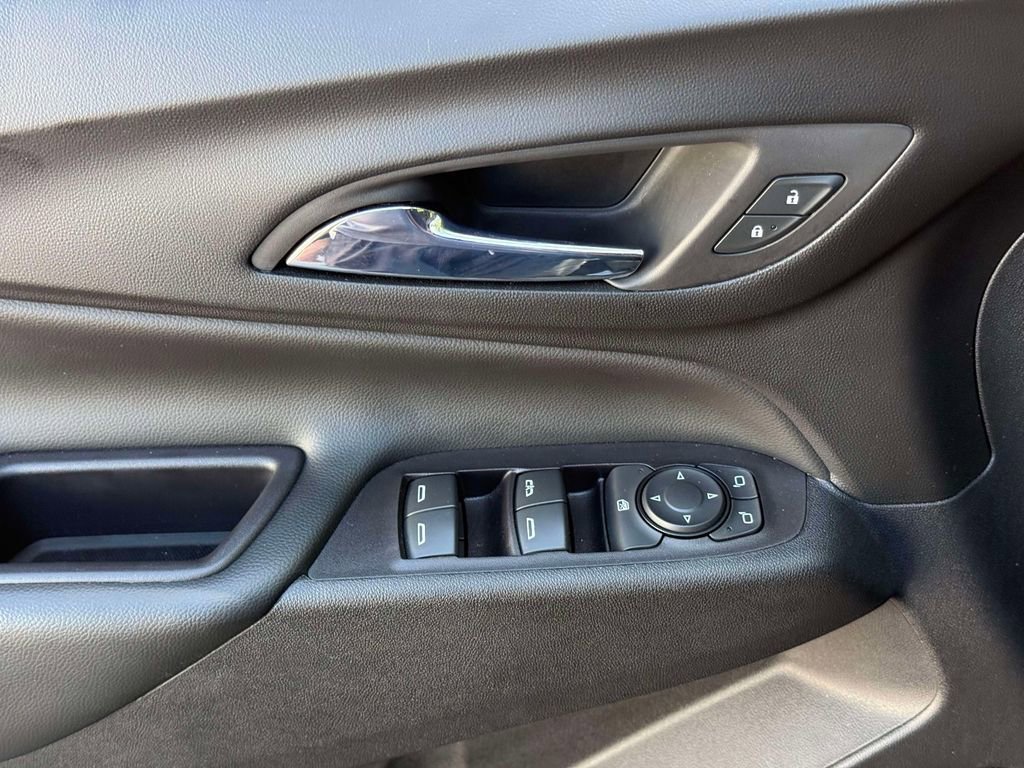 Used 2020 Chevrolet Equinox LT FWD image 20