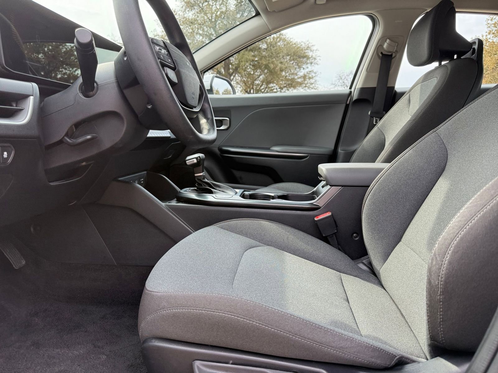 Used 2025 Kia K4 LXS image 27