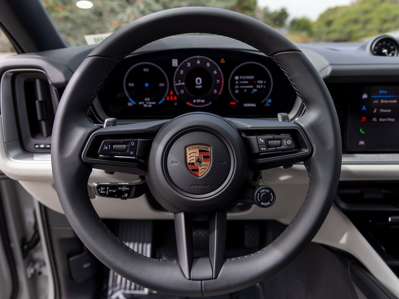 New 2025 Porsche Cayenne Coupe image 28