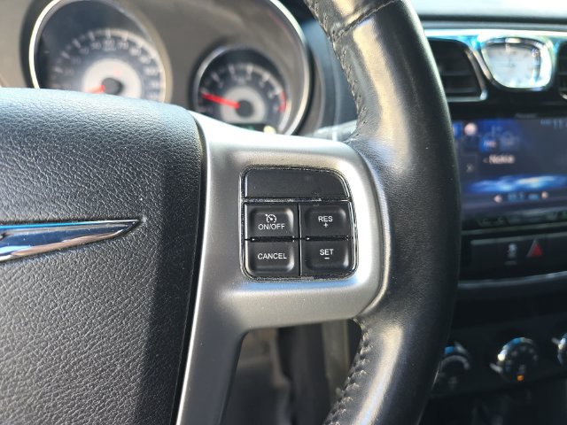Used 2012 Chrysler 200 Touring FWD image 18