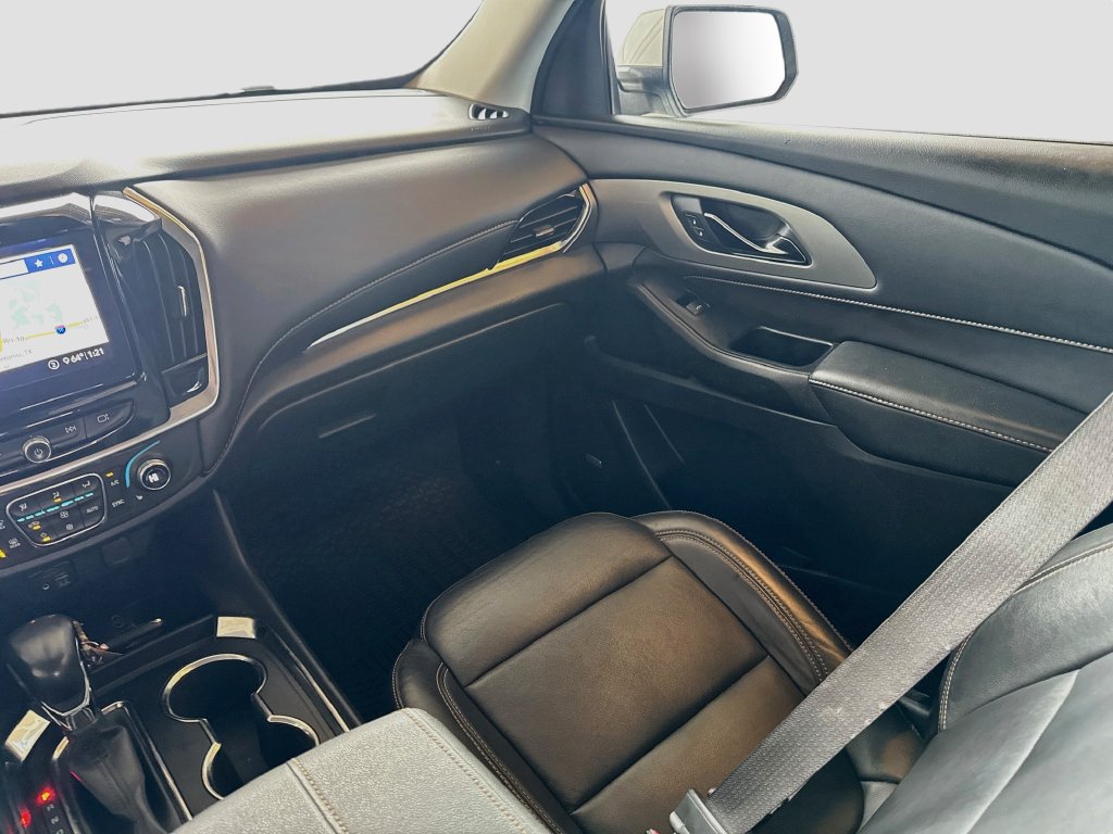 Used 2021 Chevrolet Traverse RS FWD image 24
