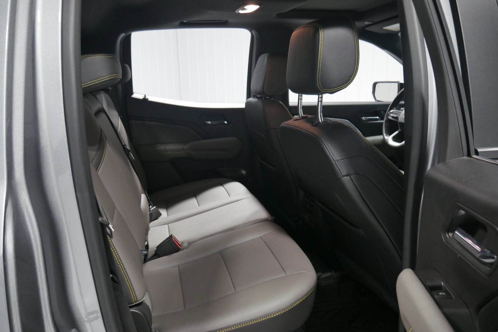 Used 2023 Chevrolet Colorado ZR2 w/ ZR2 Convenience Package III image 17