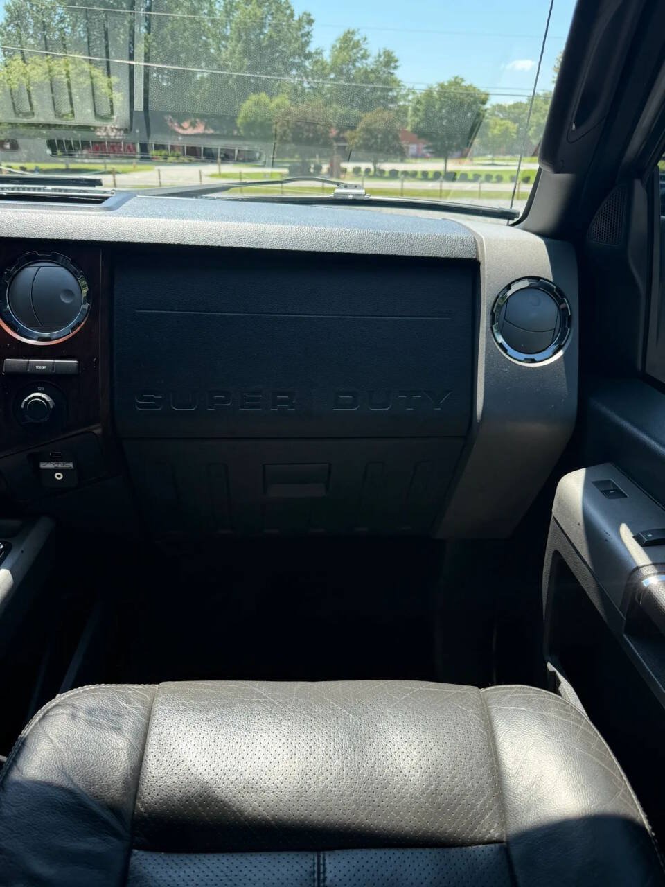 Used 2012 Ford F350 Lariat w/ Lariat Interior Pkg AWD/4WD image 31