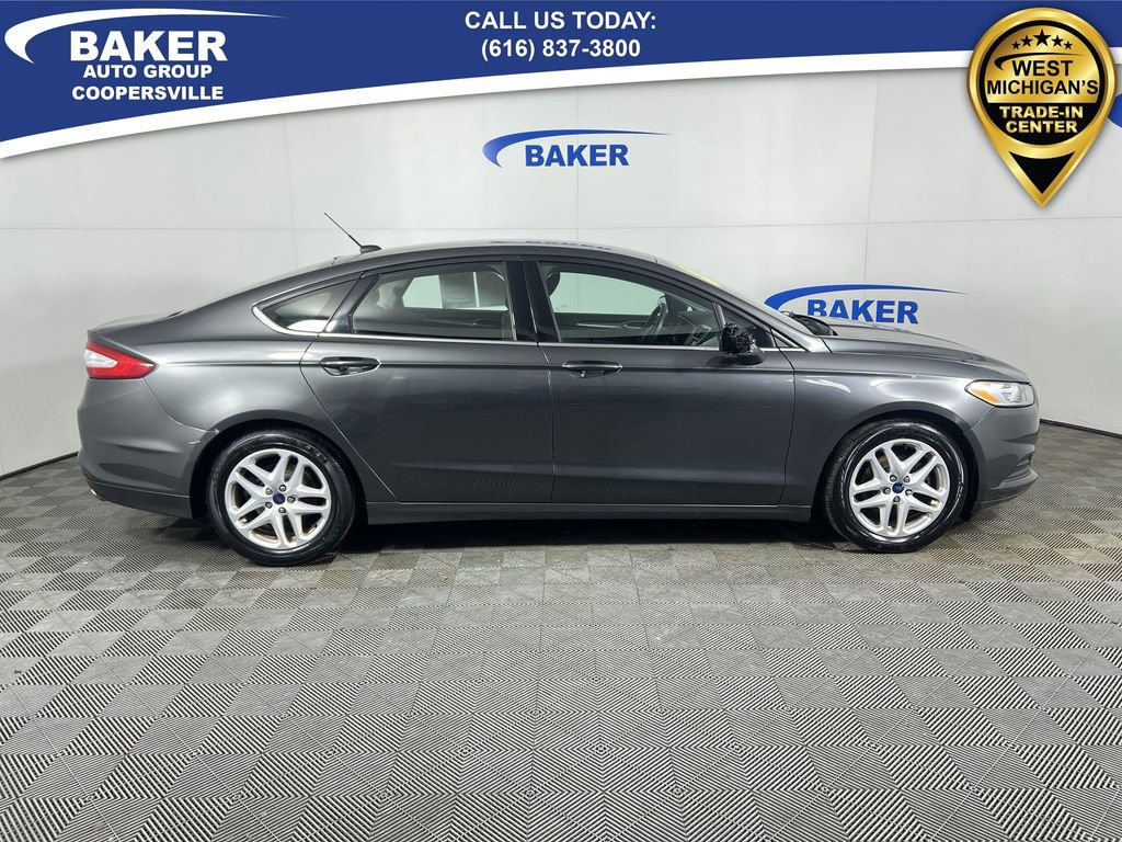Used 2015 Ford Fusion SE image 10