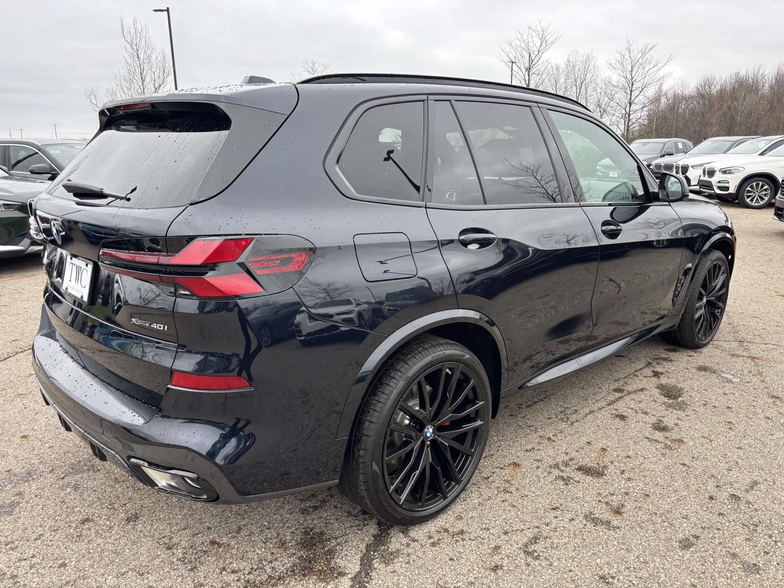 New 2026 BMW X5 xDrive40i w/ M Sport Package AWD/4WD image 5