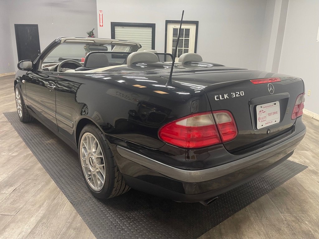 Used 1999 Mercedes-Benz CLK 320 Cabriolet image 40