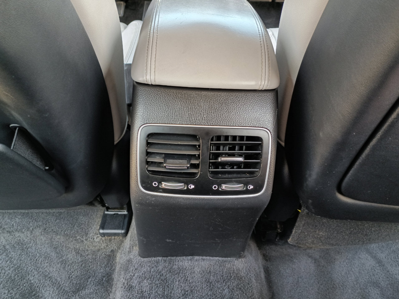 Used 2015 Kia Cadenza Limited image 18