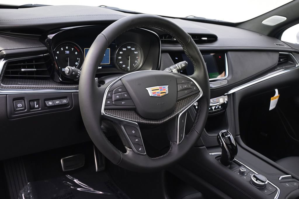 New 2025 Cadillac XT5 Sportv w/ LPO, Red Accent Package image 11
