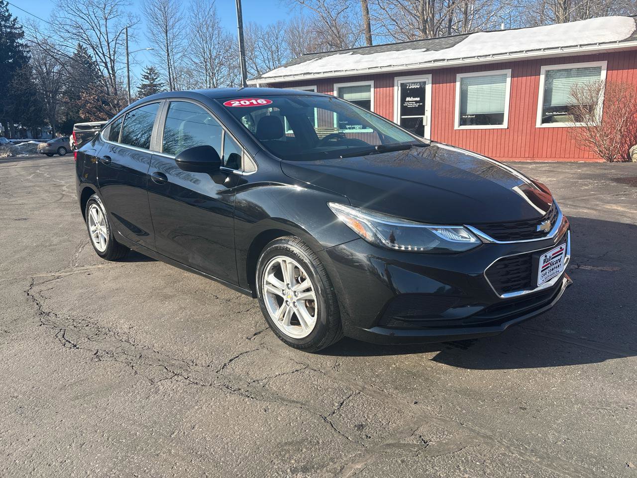 Used 2016 Chevrolet Cruze LT image 2
