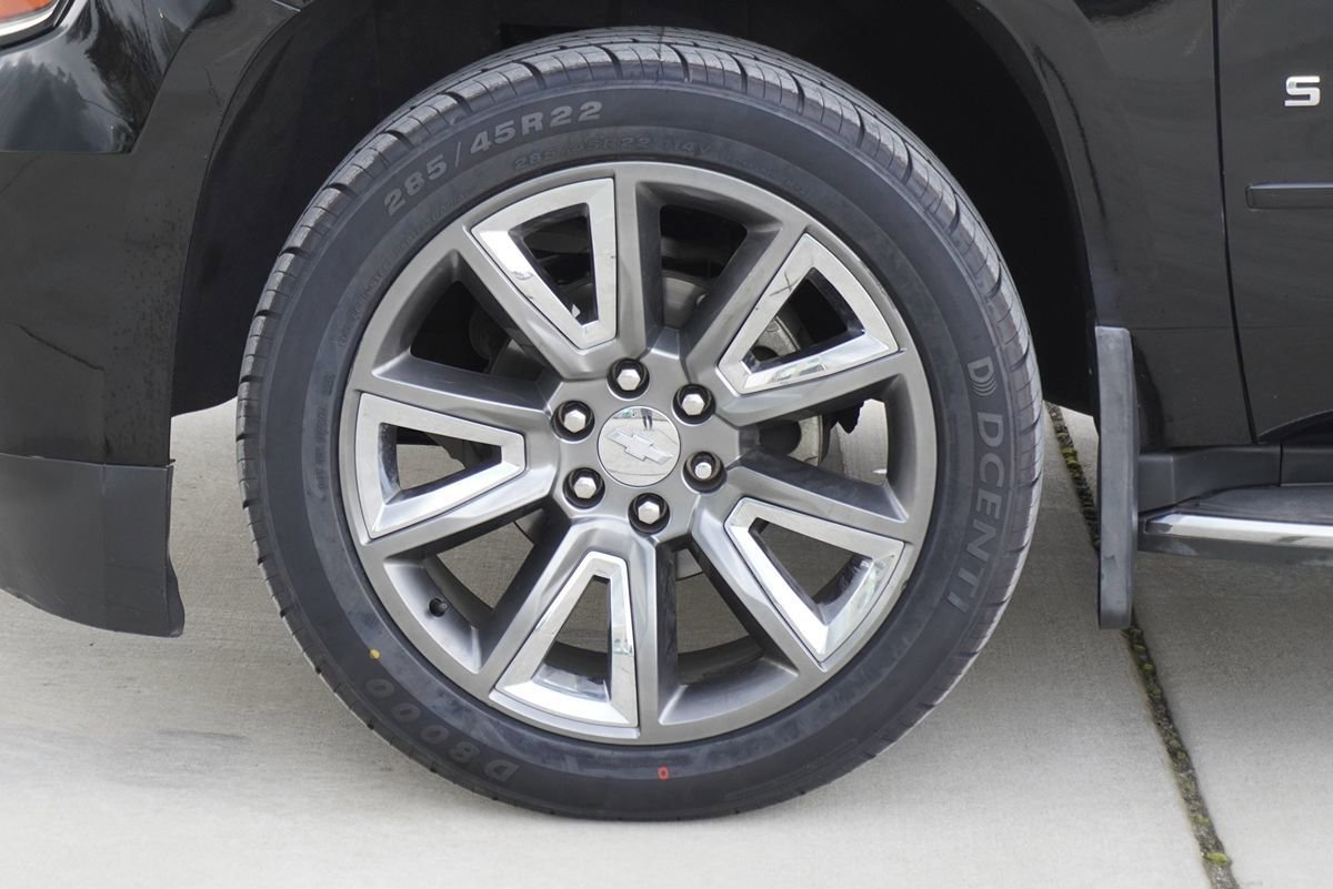 Used 2016 Chevrolet Suburban LTZ image 4