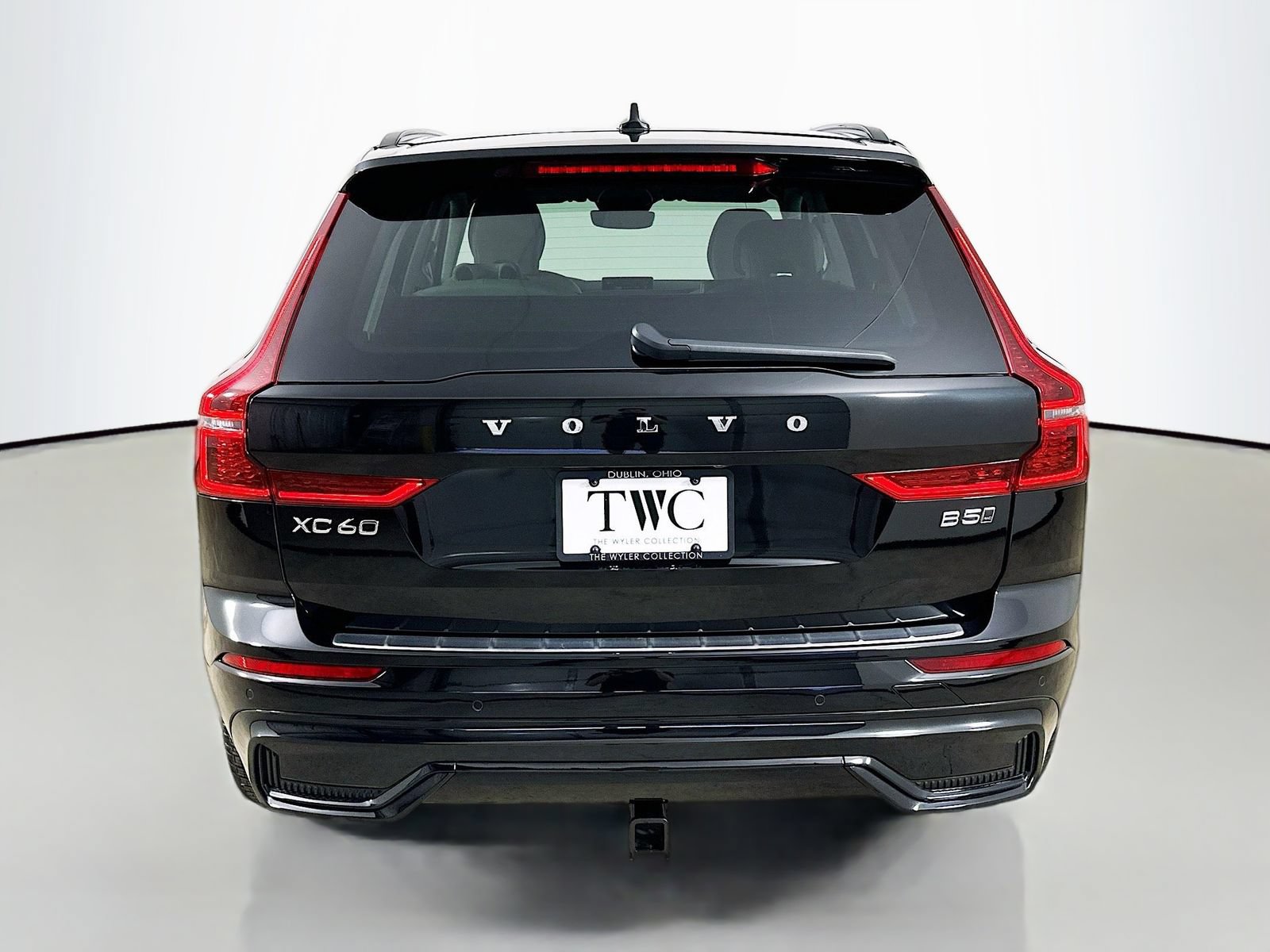 Used 2026 Volvo XC60 B5 Ultra w/ Protection Package Premier AWD/4WD image 6