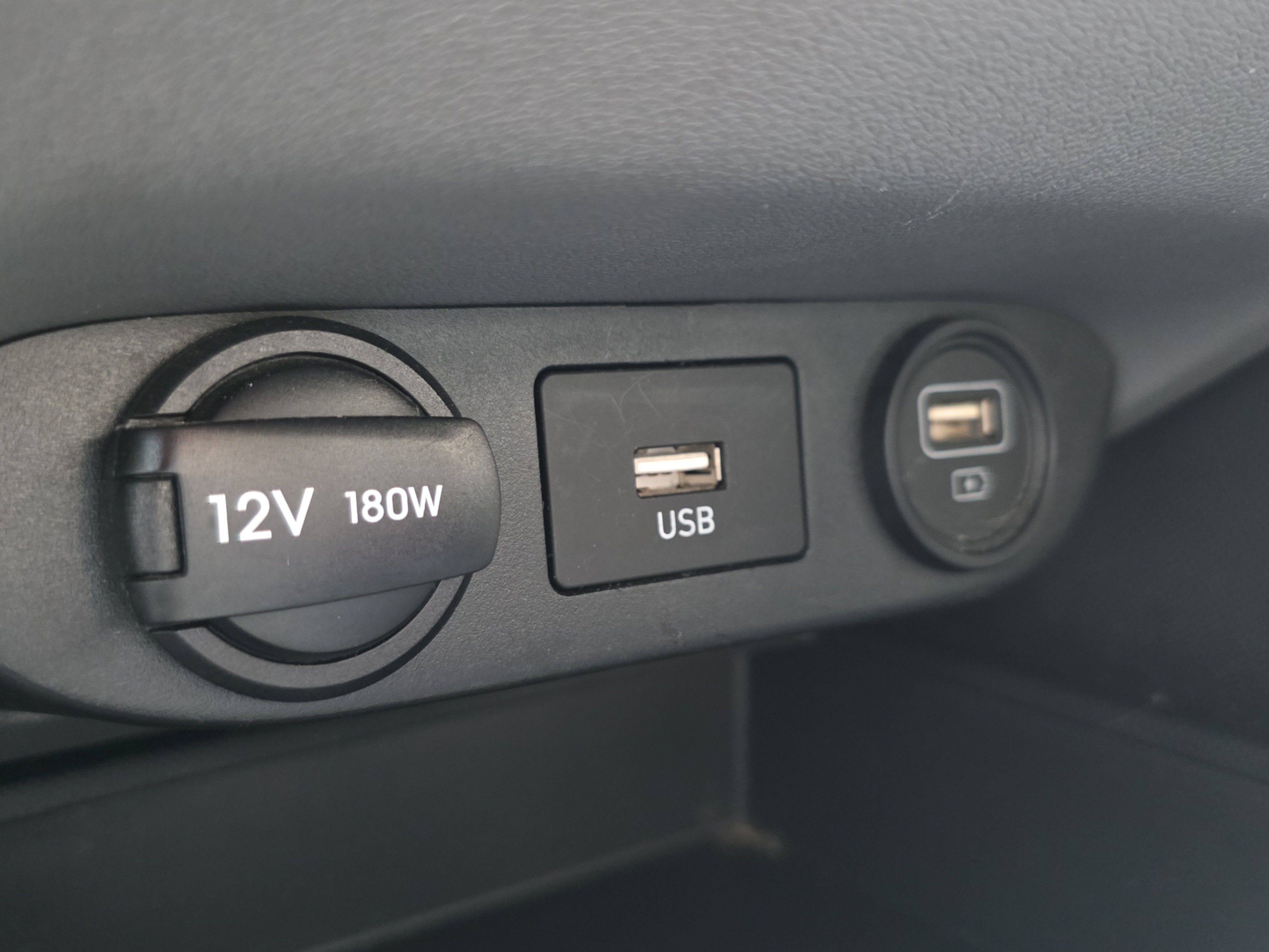 Used 2022 Hyundai Elantra SEL FWD image 31