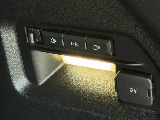 Used 2020 Ford Explorer ST w/ ST Street Pack image 29