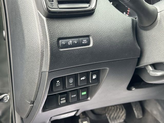 Used 2019 Nissan Rogue SV image 17