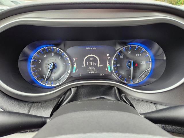 Used 2023 Chrysler Pacifica Touring-L FWD image 30