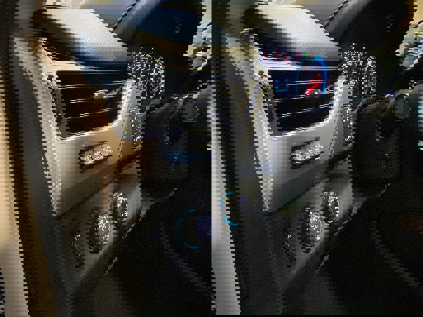 Used 2017 Chevrolet Suburban Premier image 20