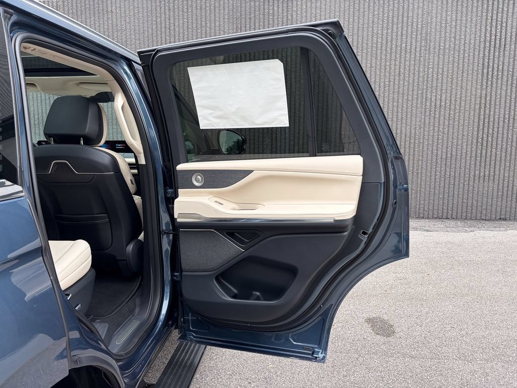 New 2027 Lincoln Navigator Reserve AWD/4WD image 32