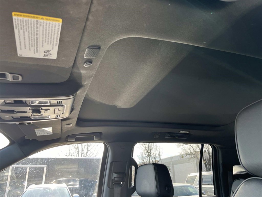 Used 2024 GMC Yukon XL Denali image 31