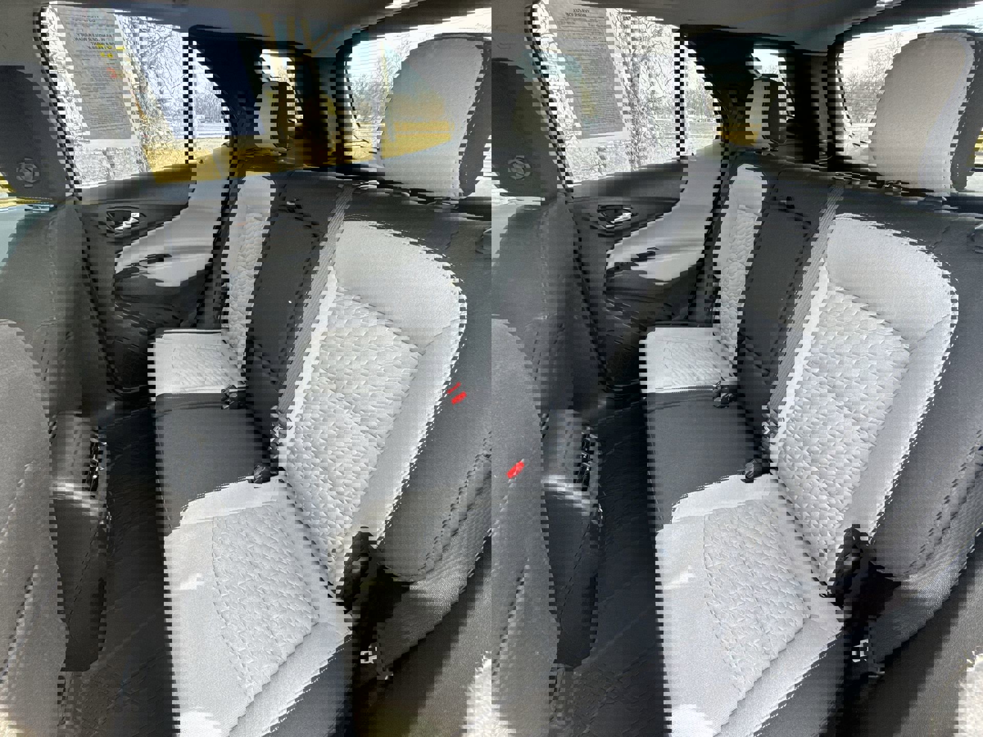 Certified 2021 Chevrolet Equinox LT w/ LPO, Floor Liner Package image 19